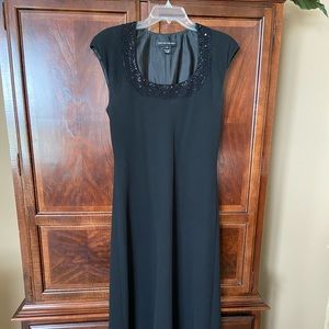 JONES NEW YORK CREPE BEADED COLLAR COCKTAIL LENGTH